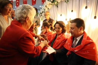 Aras &ccedil;iftine kına s&uuml;rprizi
