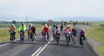 Ardahan'da Bisiklet Festivali&rsquo;nde bin kişi pedal &ccedil;evirdi