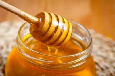 Arı S&uuml;t&uuml; Menopozu Hafifletiyor, Ham Bal Zihni Keskinleştiriyor