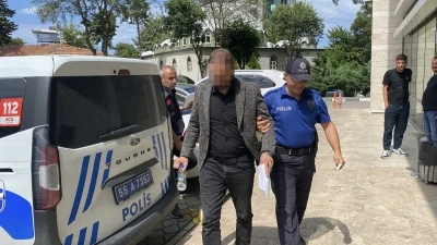 Arkadaşlık teklifini geri &ccedil;eviren kadını darbetti