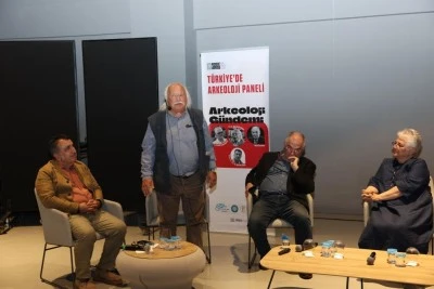  Arkeolojinin duayenleri Nil&uuml;fer&rsquo;de buluştu