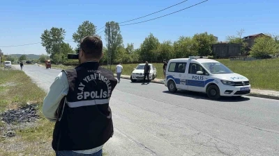 Arnavutk&ouml;y&rsquo;de alacaklı oldukları kişinin &ouml;n&uuml;n&uuml; kesip kurşun yağdırdılar
