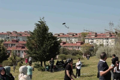 Arnavutk&ouml;y&rsquo;de "U&ccedil;urtma Şenliği" renkli g&ouml;r&uuml;nt&uuml;ler oluşturdu
