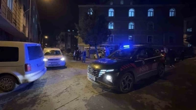 Arnavutk&ouml;y&rsquo;de silahlı saldırı: 1&rsquo;i &ccedil;ocuk 2 yaralı