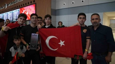 Arnavutk&ouml;yl&uuml; &ouml;ğrenciler ABD&rsquo;den d&uuml;nya şampiyonası &ouml;d&uuml;l&uuml;yle d&ouml;nd&uuml;
