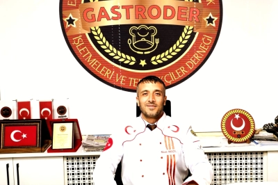 Arnik : &ldquo;Kral &Ccedil;ıplak: Koltuk Rahat, Esnaf Zorda&rdquo;