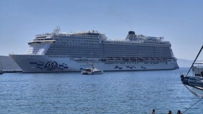 Aroya 2 bin 683 yolcusuyla Bodrum'da 