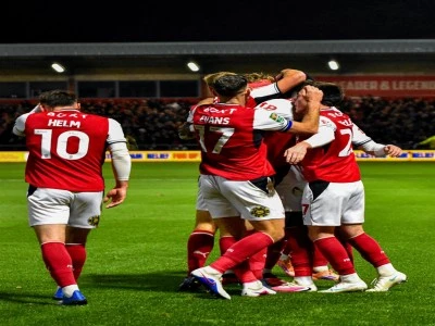 Arsenal, 4'&uuml;nc&uuml; lig ekibine elendi