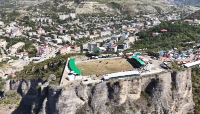 Artvin&rsquo;de 250 metre y&uuml;kseklikteki arenada yılın son boğa g&uuml;reşleri yapıldı