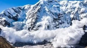 Artvin&rsquo;de &ccedil;ığ d&uuml;şt&uuml;; 3 &ccedil;oban kar altında kaldı