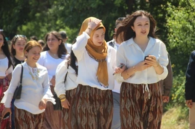 Aşıklar Sokağı&rsquo;nda gen&ccedil;ler kısmetini aradı
