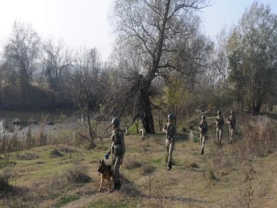 Askeri yasak b&ouml;lgede FET&Ouml;'c&uuml;ler yakalandı