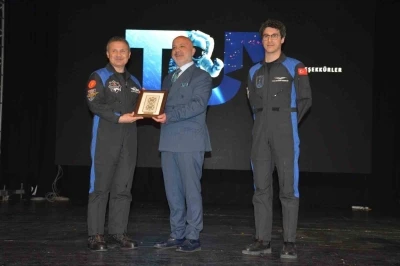 Astronot Alper Gezeravcı, seyir defterini Kıbrıs&rsquo;la paylaştı