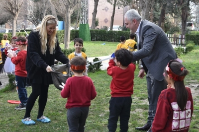 Ata&ccedil;ocuklu Miniklerinden &Ouml;rnek &Ccedil;evre Etkinliği