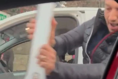  Ataşehir'de trafikte tartıştığı kadın s&uuml;r&uuml;c&uuml;n&uuml;n aracına saldırdı; ş&uuml;pheli g&ouml;zaltında