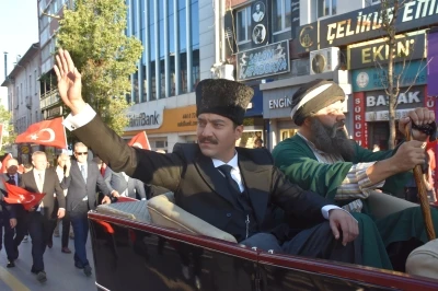 Atat&uuml;rk'&uuml;n Sivas'a gelişi temsili olarak canlandırıldı