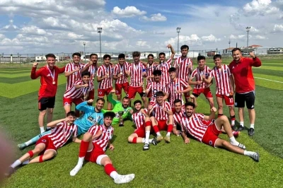 Atat&uuml;rk &Uuml;niversitesi futbol takımı şampiyon olarak S&uuml;per Lig&rsquo;e y&uuml;kseldi
