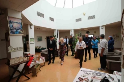 A&Uuml;&rsquo;de hastalara uygulamalı at&ouml;lyelerde tarım ve sanatla terapi
