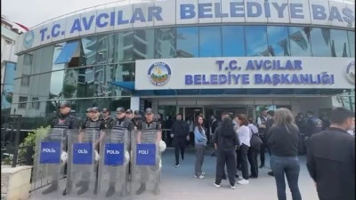 Avcılar Belediyesi'nde arama yapıldı