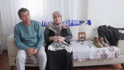 Cenazesi kimsesizler mezarlığından &ccedil;ıkan Oğuzhan&rsquo;ın annesi: 9 yıl gelir diye bekledim / Tekrar