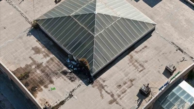 AVM &ccedil;atısında &ccedil;ıkan yangın korkuttu