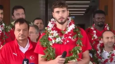 Avrupa ikincisi A Milli Erkek Basketbol Takımı, T&uuml;rkiye'ye d&ouml;nd&uuml;