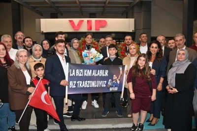 Avrupa Şampiyonu boks&ouml;r Havvanur Keth&uuml;da&rsquo;ya memleketi Trabzon&rsquo;da coşkulu karşılama