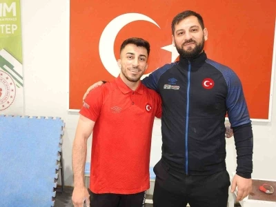 Avrupa şampiyonu milli halterci Harun Alg&uuml;l&rsquo;&uuml;n hedefi olimpiyat madalyası
