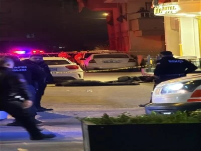 Avukat otel bastı, baba ve oğlunu &ouml;ld&uuml;rd&uuml;