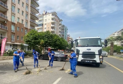 Aydın B&uuml;y&uuml;kşehir Belediyesi ekipleri kent genelinde &ccedil;alışmalarını s&uuml;rd&uuml;r&uuml;yor
