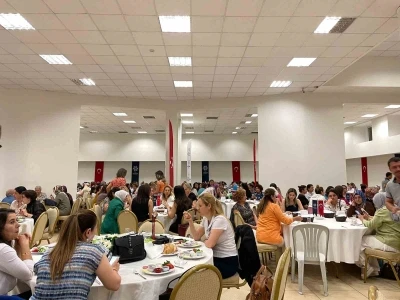 Aydınlılar Anneler G&uuml;n&uuml;&rsquo;n&uuml; B&uuml;y&uuml;kşehir Belediyesi ile birlikte kutladı
