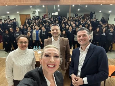 AyThink Gelişim&rsquo;den &ldquo;Ne Okusam? Ne Olsam?&rdquo; semineri