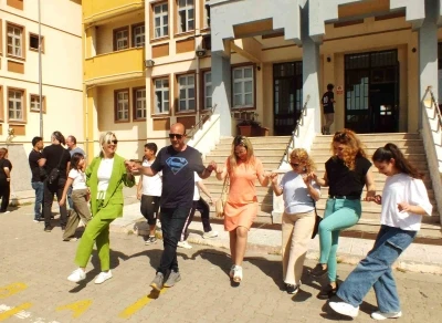 Hıdırellez ateşi okulda yandı