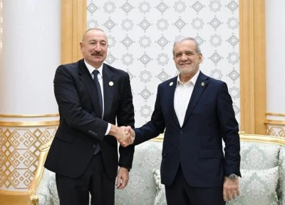 Azerbaycan Cumhurbaşkanı Aliyev, İran Cumhurbaşkanı Pezeşkiyan&rsquo;la bir araya geldi