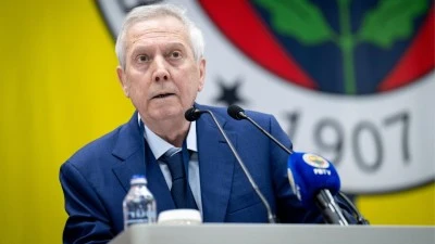 Aziz Yıldırım lehine adaylıktan &ccedil;ekildi