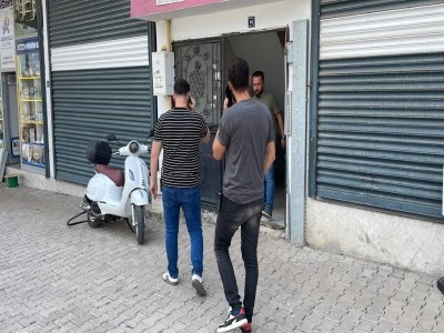 Baba dehşeti: Eşi ve kızını g&ouml;z&uuml;n&uuml; kırpmadan vurdu!