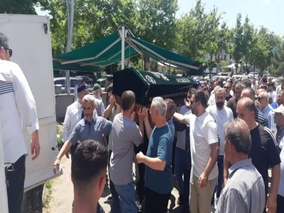 Baba evde &ouml;l&uuml; bulundu, SMA&rsquo;lı oğlunun bağlı olduğu cihazın da fişinin &ccedil;ekili olduğu belirlendi