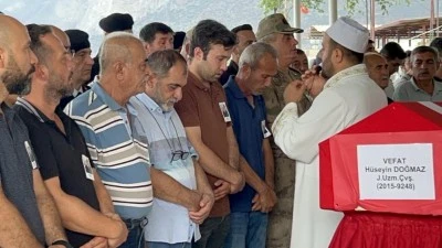 Baba olduktan 3 g&uuml;n sonra kalp krizi ge&ccedil;iren uzman &ccedil;avuş hayatını kaybetti