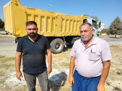 Baba ve oğlu 467 bin liralık karşılıksız &ccedil;ekle dolandırıldıklarını iddia etti