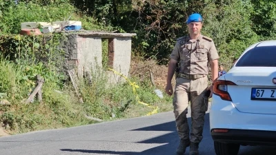 Babaanne ve 2 torununu, kardeşini d&ouml;vd&uuml;kleri i&ccedil;in bı&ccedil;aklamış 