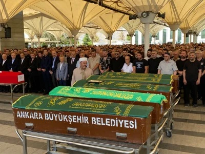 Babası tarafından &ouml;ld&uuml;r&uuml;ld&uuml;