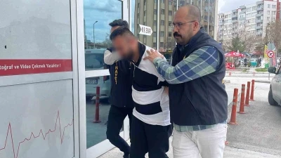 Babasını boğarak &ouml;ld&uuml;ren zanlı tutuklandı