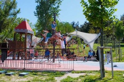 Bağcılar Millet Bah&ccedil;esi 3 İl&ccedil;e İ&ccedil;in Huzur Merkezi Oldu