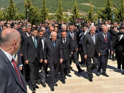 Bah&ccedil;eli, &Uuml;lk&uuml;c&uuml; Şehitler Anıtı'nı ziyaret etti