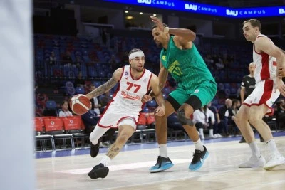 Bah&ccedil;eşehir Koleji evinde mağlup 