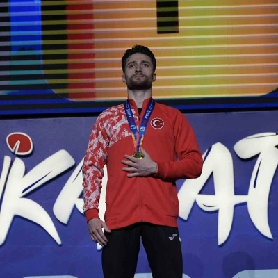 Bakan Bak&rsquo;tan Avrupa B&uuml;y&uuml;kler Karate Şampiyonası&rsquo;nda şampiyon olan sporculara tebrik
