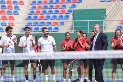 Bakan Bak: T&uuml;rk Tenisinde Yeni Başarıların Geleceğine İnanıyoruz