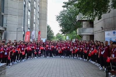 Bakan Bak: "T&uuml;rkiye, spor &uuml;lkesi olma yolunda hızla ilerliyor"