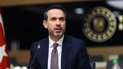 Bakan Bayraktar: Akaryakıt ve doğal gazda bir sıkıntı &ouml;ng&ouml;rm&uuml;yoruz