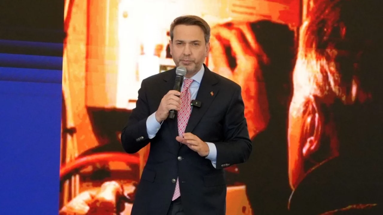 Bakan Bayraktar: "16-17 milyon hanenin doğal gazını, Karadeniz'den karşılar hale geleceğiz"